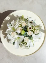 lily-roses-white-box-arrengemet-flowers-in-kundu-2.webp